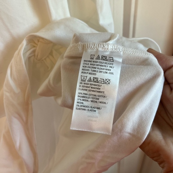 Nwot Belle by Kim Gravel Twist front Tee White Medium - Picture 5 of 8